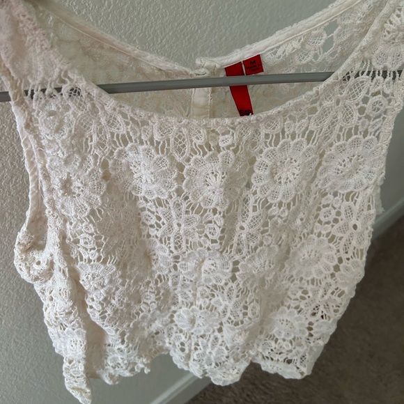 Saks 5th Ave 5/48, White knit lace 100% cotton summer crop top, Size medium - Picture 6 of 7